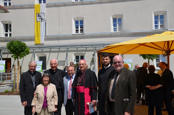 Segnung der Sozial-Einrichtungen St. Klara früher Ostkirchliches Institut Regensburg