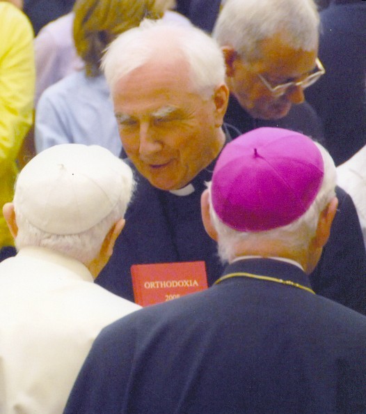 Übergabe von Orthodoxia 2008 an Papst Benedikt